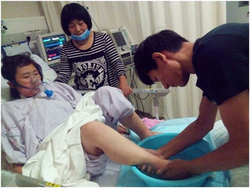 贺阳教育组织万名师生在节假日为父母洗脚受到媒体关注