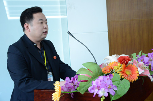 为大胆培养和启用年轻干部铺路——公司组织二级学院常务副院长汇报工作效果好