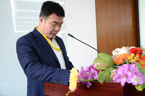为大胆培养和启用年轻干部铺路——公司组织二级学院常务副院长汇报工作效果好