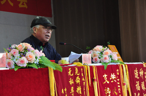 张吉明教授应邀到贺阳教育集团作《立德树人,是高校教工的光荣使命、神圣责任》专题讲座