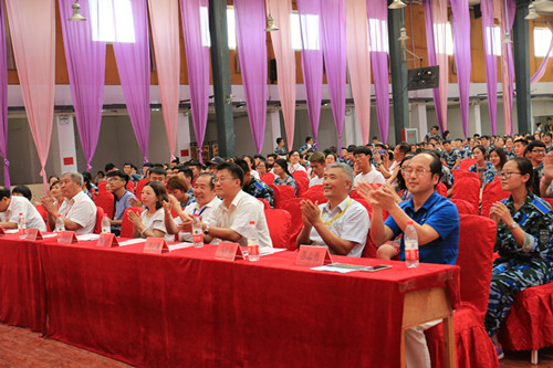 高雅艺术交响乐音乐会走进保定贺阳教育集团两院校