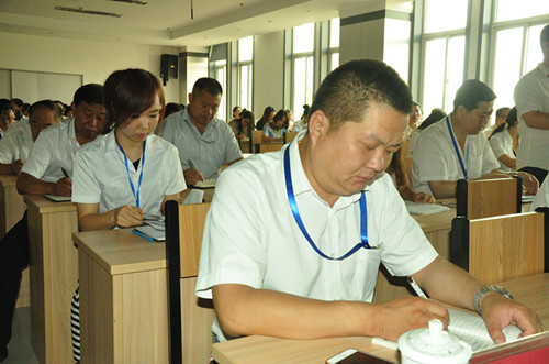 集团召开行政人员暑期培训动员会——周虎震监事、总顾问作动员讲话