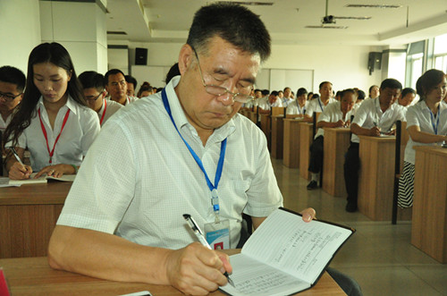 集团召开行政人员暑期培训动员会——周虎震监事、总顾问作动员讲话