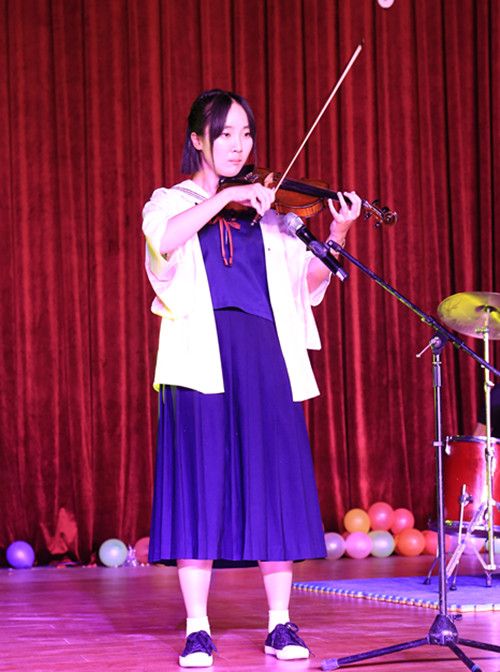 保定贺阳衡水一中高级中学学生自编自导自演迎新晚会展示才艺