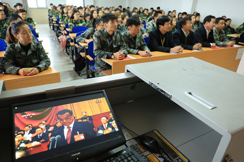保定贺阳教育集团两高校组织师生收看并热议十九大报告