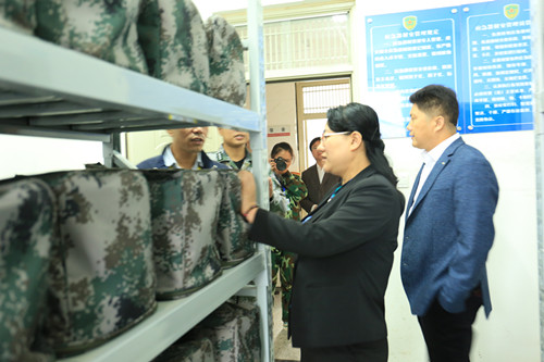 杨伟坤副市长到贺阳教育集团考察
