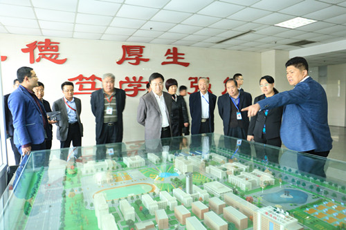 杨伟坤副市长到贺阳教育集团考察