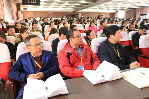 戚红代表应邀到保定贺阳教育集团宣讲十九大精神
