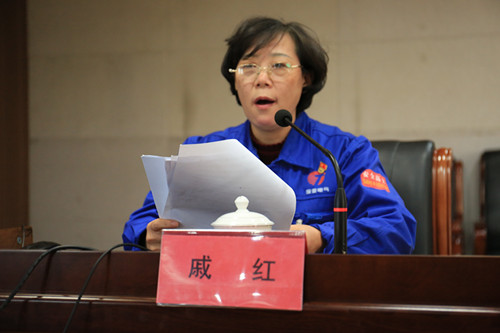 戚红代表应邀到保定贺阳教育集团宣讲十九大精神