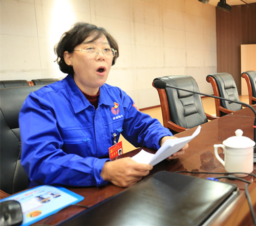 戚红代表应邀到保定贺阳教育集团宣讲十九大精神