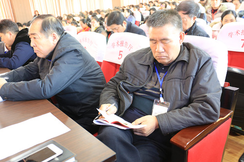 戚红代表应邀到保定贺阳教育集团宣讲十九大精神