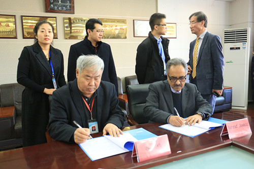 英国贝德福特大学副校长一行来保定贺阳教育集团访问