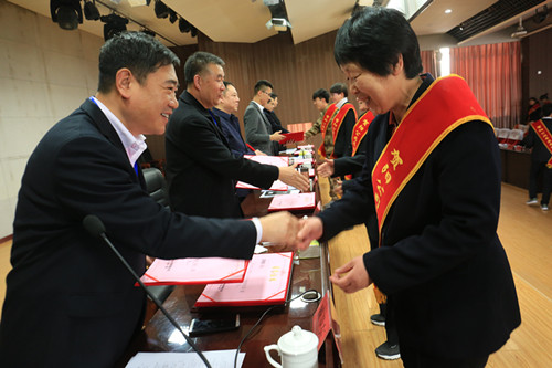 保定贺阳教育集团举行年度表彰暨第二届最美贺阳人颁奖典礼