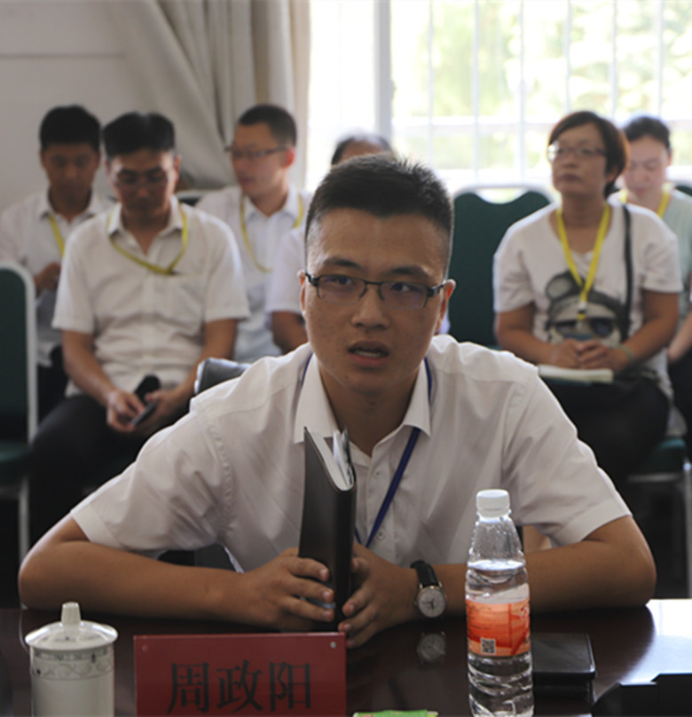 清华大学新雅书院副院长曹莉应邀到保定理工学院与教师座谈