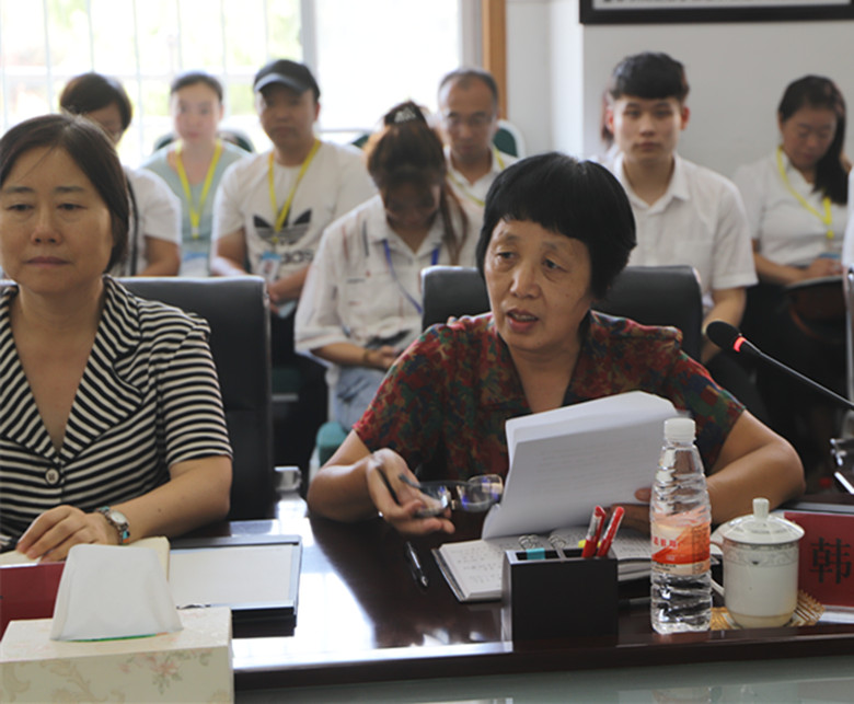 清华大学新雅书院副院长曹莉应邀到保定理工学院与教师座谈