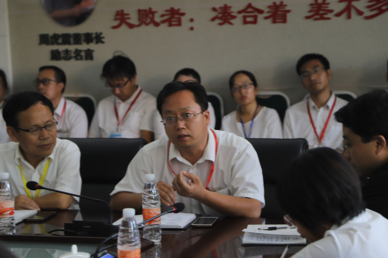 清华大学新雅书院副院长曹莉应邀到保定理工学院与教师座谈
