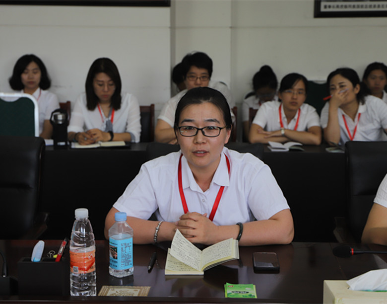 清华大学新雅书院副院长曹莉应邀到保定理工学院与教师座谈