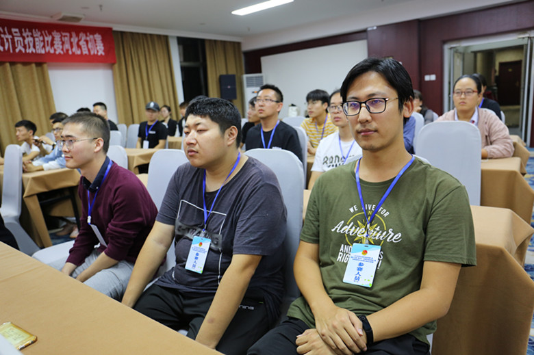 “振兴杯”第十五届全国计算机程序设计员技能比赛河北初赛在河北科技学院开幕