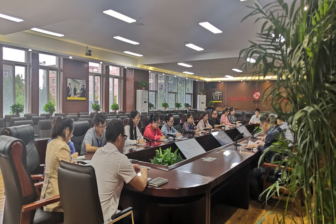 贺阳教育集团召开新员工入职培训会