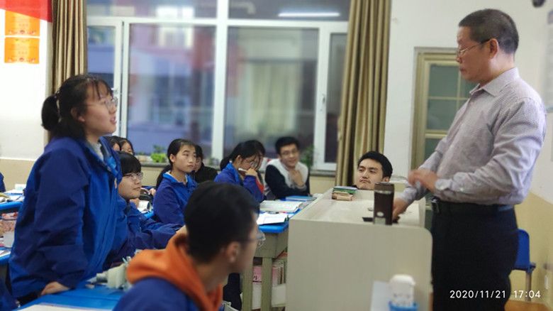 西安交通大学教授走进保定贺阳衡水一中高级中学作宣讲