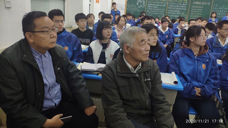 西安交通大学教授走进保定贺阳衡水一中高级中学作宣讲