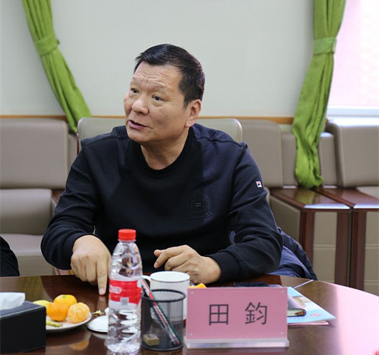 贺阳教育集团召开座谈会征求保定市部分老领导意见