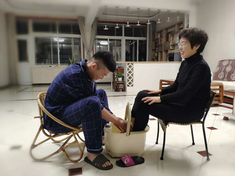 贺阳教育集团启动第四届“孝老爱亲”道德模范评选工作