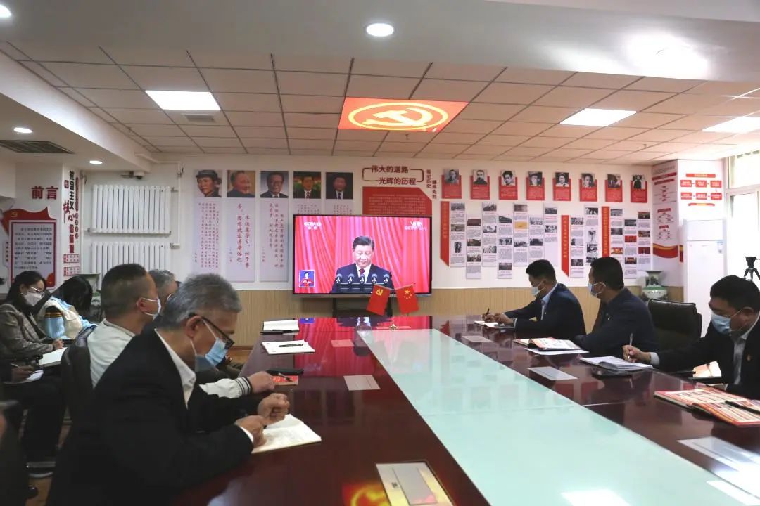 贺阳教育集团8万余名师生收看二十大开幕