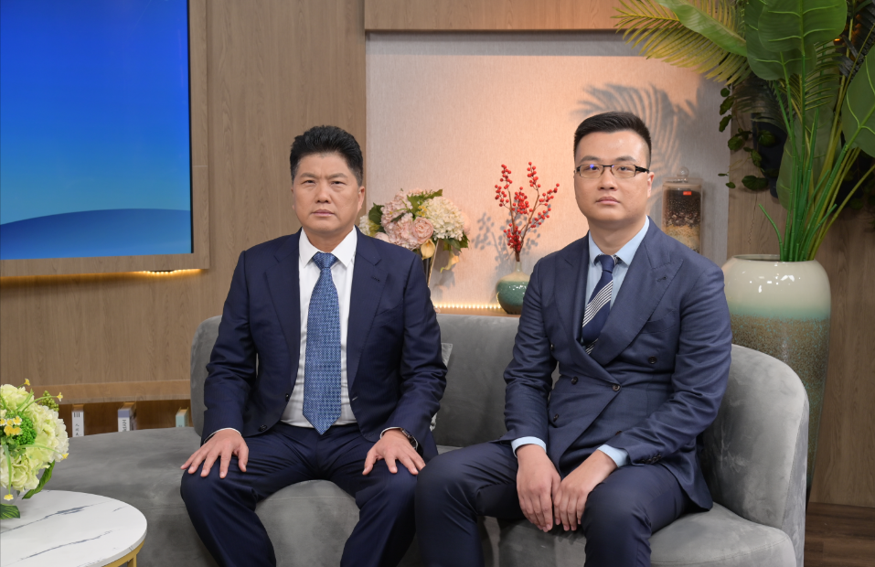 央视著名主持人朱迅采访贺阳教育集团董事长周虎震、执行董事长周政阳