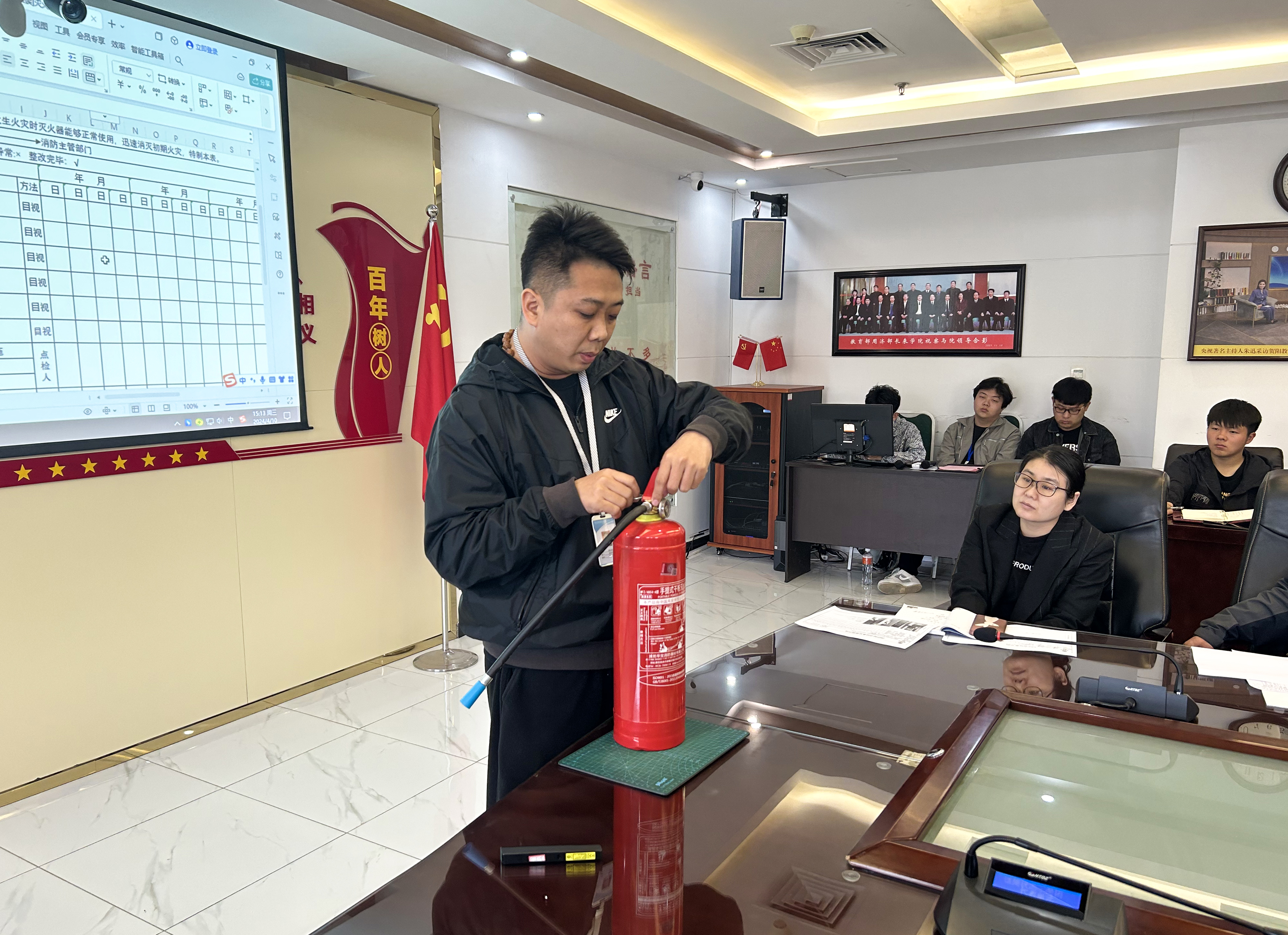 精益管理强意识 防患未“燃”保安全——贺阳教育集团组织消防设施点检培训